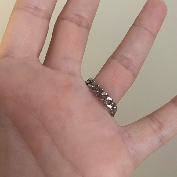 HRH Collection Chain Style Ring with “Unicorn” Crystal - Picture 3 of 4